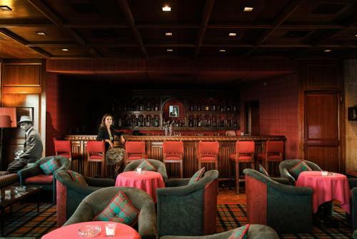 Hotel Al Bustan