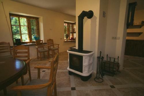 Hostal Viesu Nams Melnsils