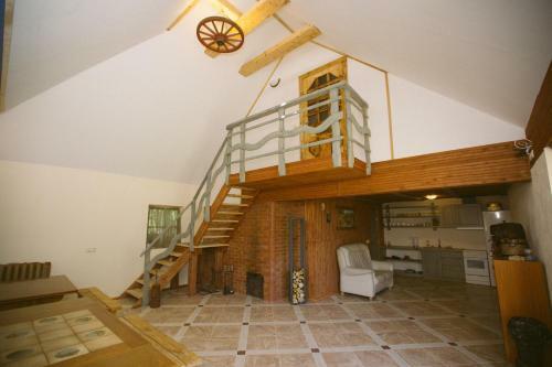Hostal Viesu Nams Melnsils