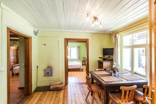 Hostal Lau?u Akmens