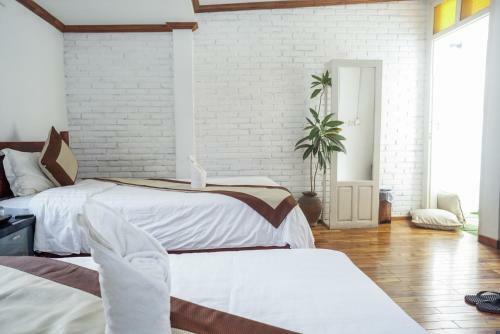 Hostal Frangipani Guesthouse