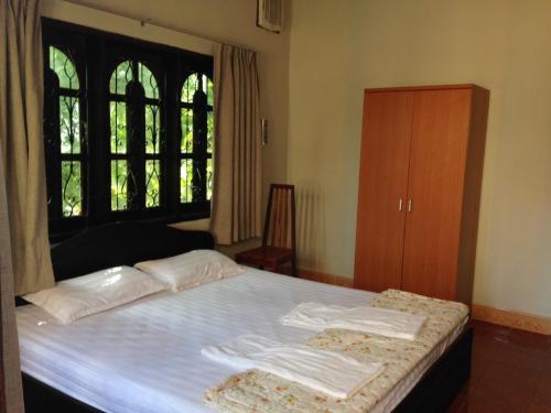 Hostal La Gondola Guesthouse