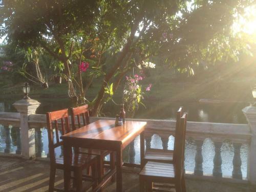 Hostal Phosy Thalang Guesthouse