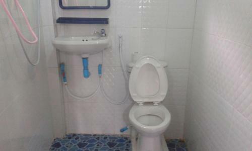 Hostal Phoy Lathda Guesthouse
