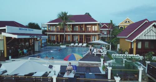 Golden Hotel Don Det