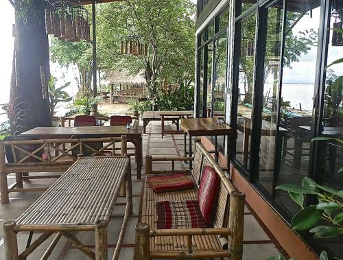 Hostal Nakorn River View