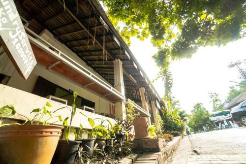 Y Not Laos Hostel