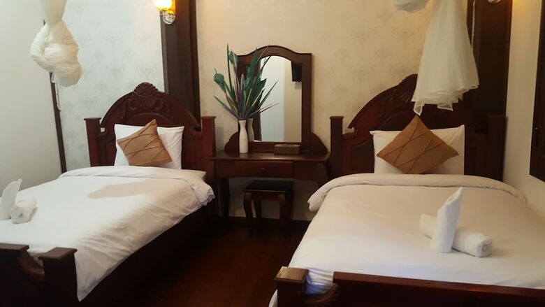 Hotel Ananta Villa