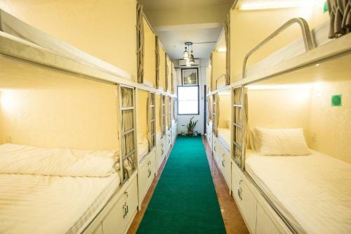 Green Box Capsule Hostel & Hotel