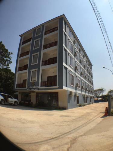Nuttyphoy Hotel