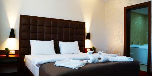 City Hotel