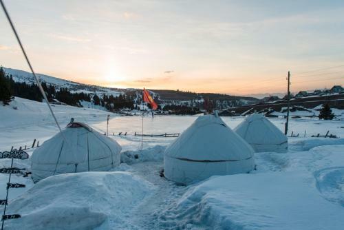 Albergue Jyrgalan Yurt Lodge