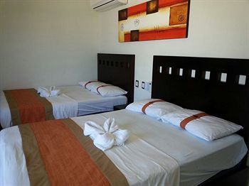 Playa Linda Hotel