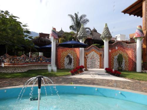 Paradise Hotel Boutique & Lounge