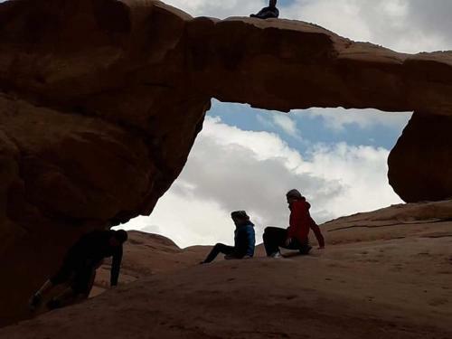 Wadi Rum Blue Sky And Tour