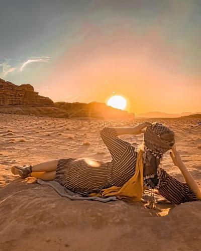 Desert Sunset & Tour