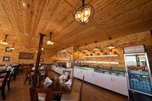 Town Season Hotel