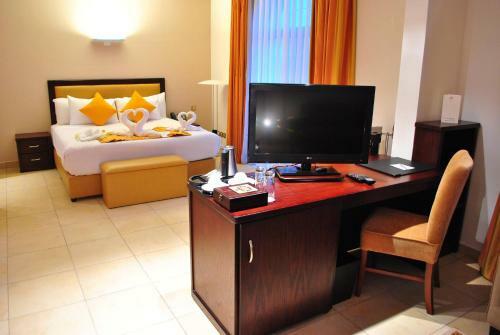 Armed Forces Hotel
