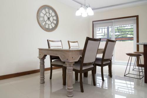 Luxury 3bd 3bth Apartment 2000 Sq. Ft. Gated Complex