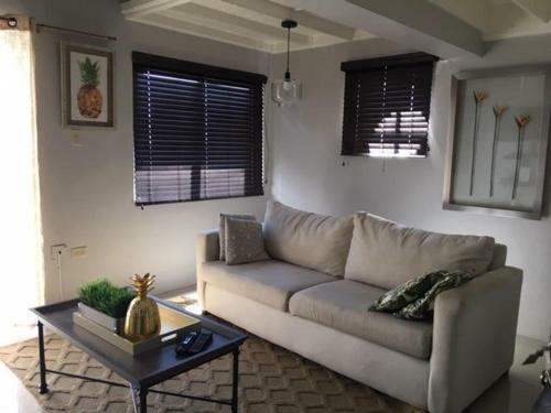 Kensington Court Apartment