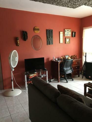 Hostal Tropical Breeze Villa
