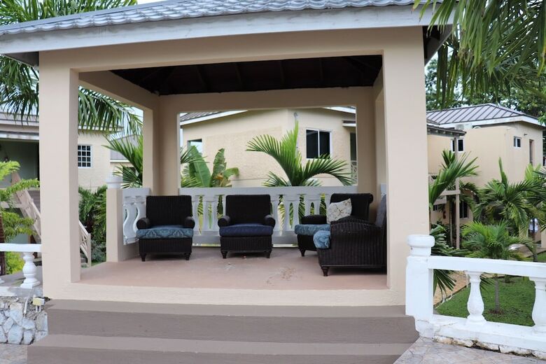 Hotel The Sov Resorts