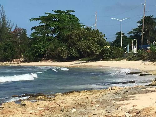 Apartamento Luxury 2br Home Facing Beach W/pool Montego Bay #5