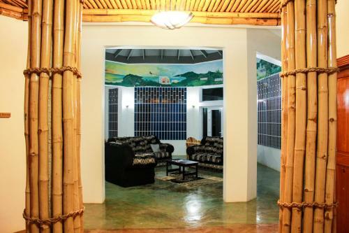 Sunshine Lodge: Your Home Away From Home