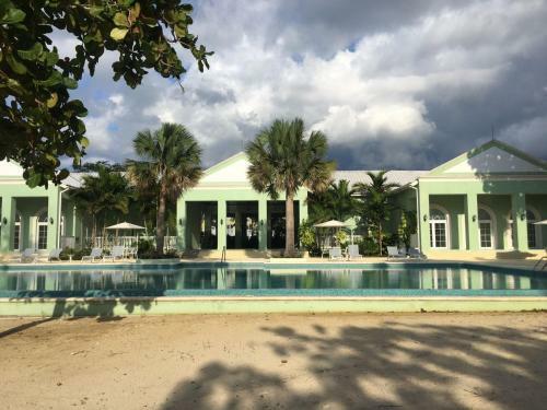 Townhome In Little Bay Country Club