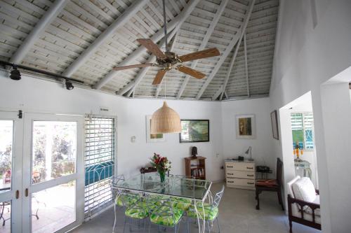 Beach Villa Yellow Canary