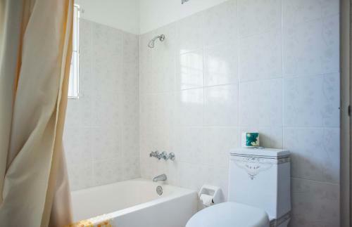 Hostal Queen Elizabeth House