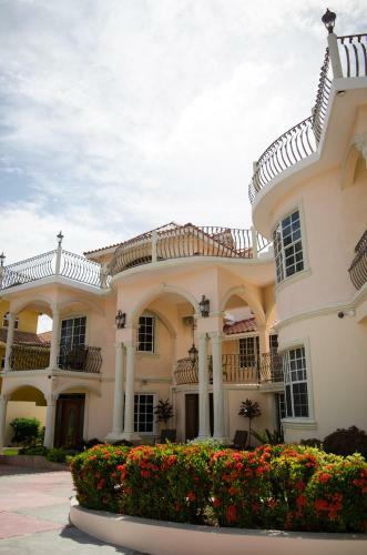 Tiana Villa Estate