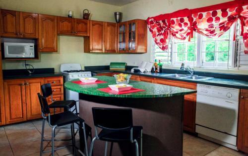 Hostal Cedar Lodge Jamaica