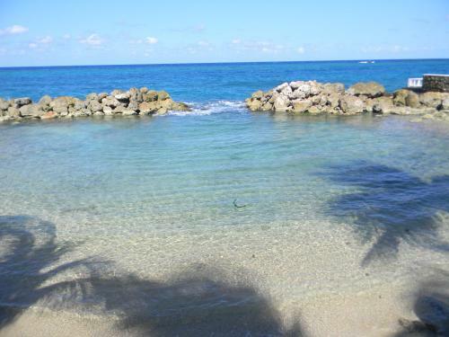 Apartamento Chrisanns Beach Villa Serene