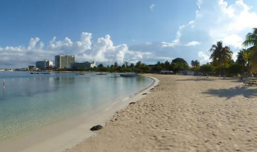 Apartamento Beach One Bedroom Suite A22