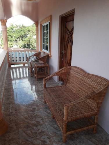 Hostal Albevel Fairview Complex