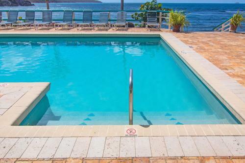 Apartamento Oceanfront Watergate Villas & Condos