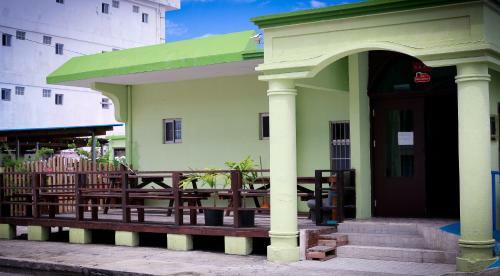 Hostal G.t. Guest House