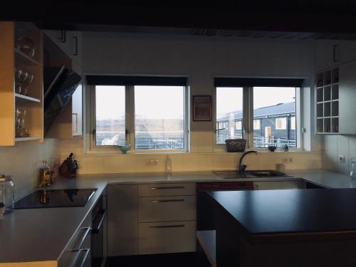 Sindrastadir - Beautiful Apartment With Mountain View