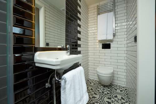 105 - A Townhouse Hotel