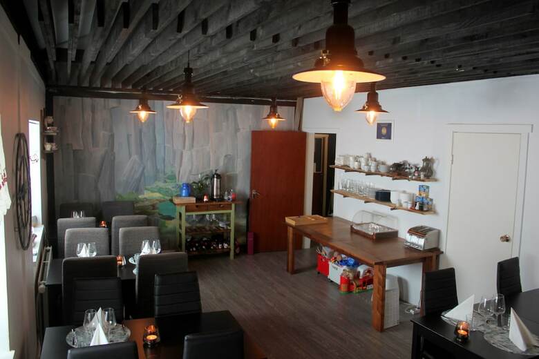 Flj�tsbakki Farm Hotel