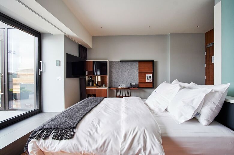 Ion City Hotel