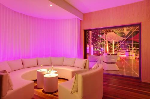 Hennessy Park Hotel