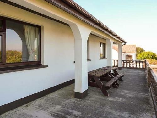 Aras Iosgan, Carraroe