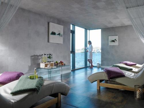 Ice House Hotel