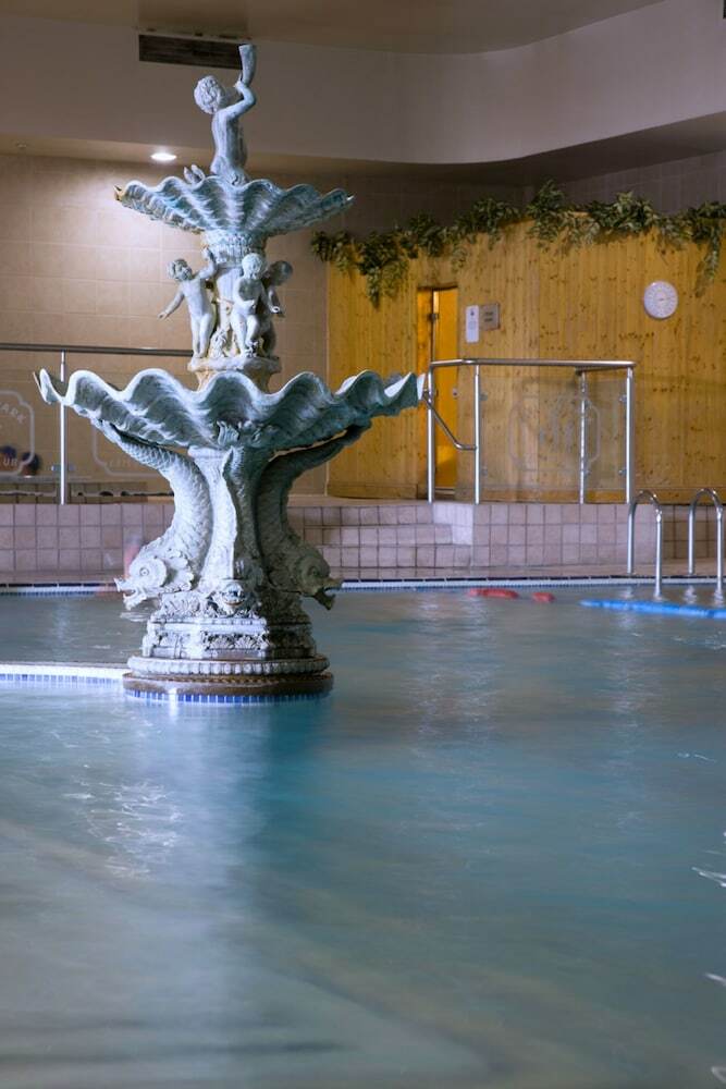 Sheldon Park Hotel And Leisure Club
