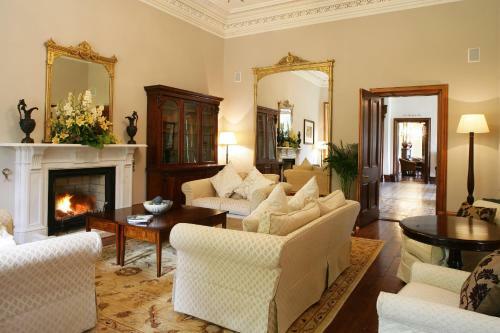 Hotel Mount Falcon Estate