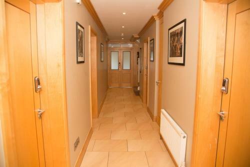 Hostal Lynch's Townhouse