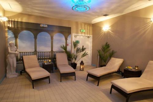 Anner Hotel