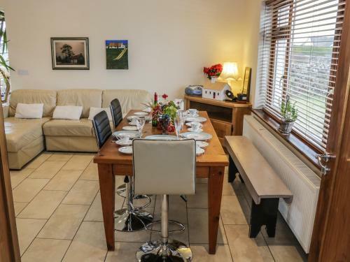 A Country View Cottage, Turloughmore